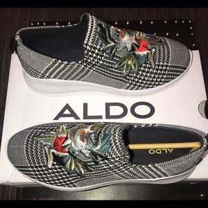 NIB ALDO ROSES 🌹ON HERRINGBONE LIGHT COMFY TENNIS